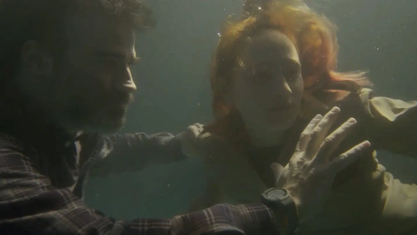 Imagen de la película Virus: 32