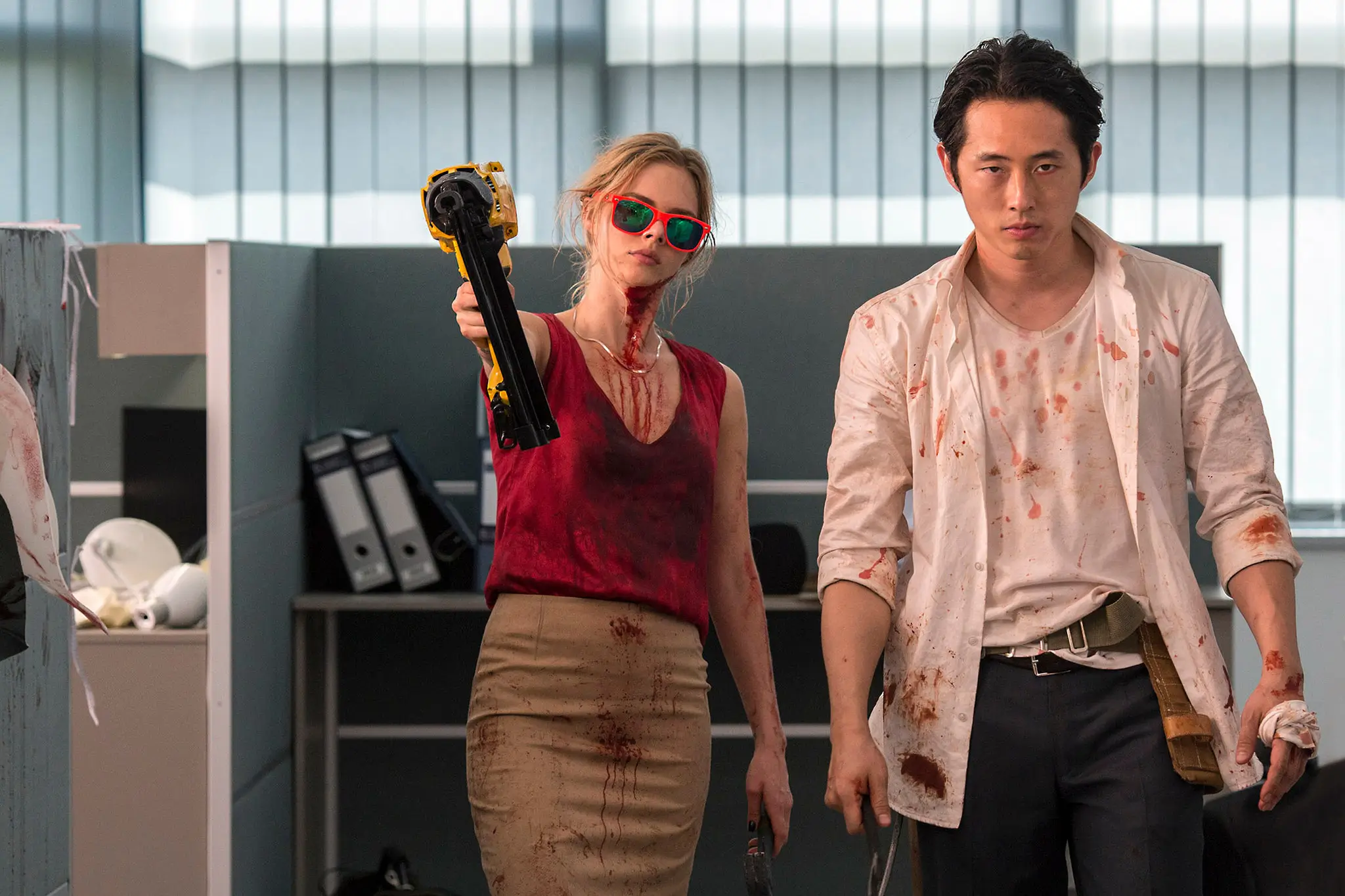 Imagen de la película Mayhem, dirigida por John Lynch en 2017. Género: Comedia